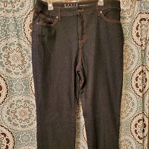 NEVER WORN Straight Leg Jeans